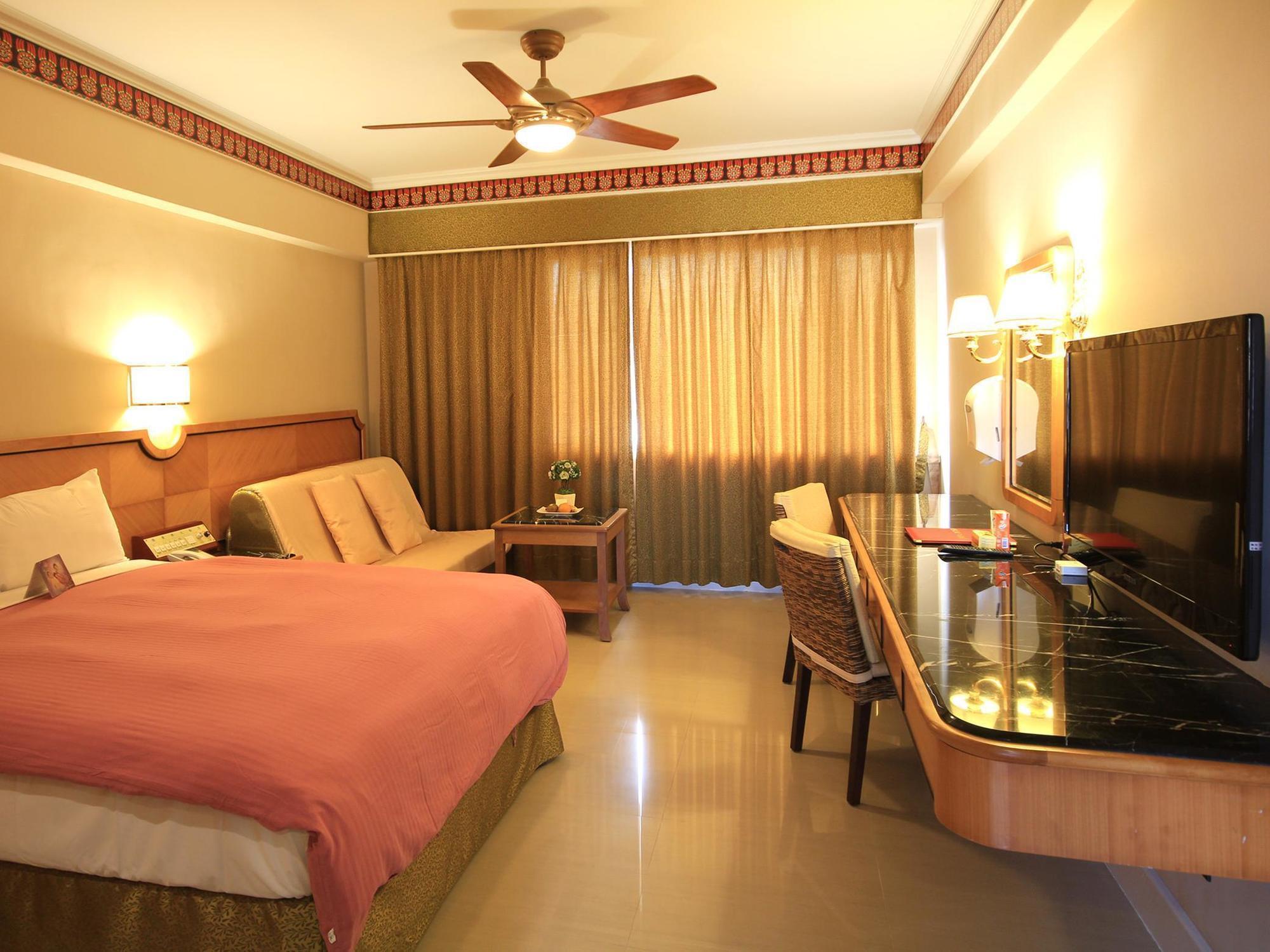 Kks Hotel Хуалиен Сити Екстериор снимка