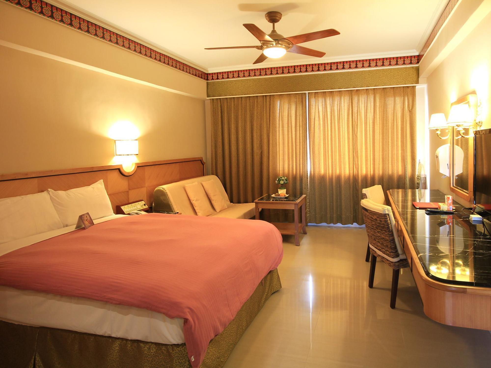 Kks Hotel Хуалиен Сити Екстериор снимка