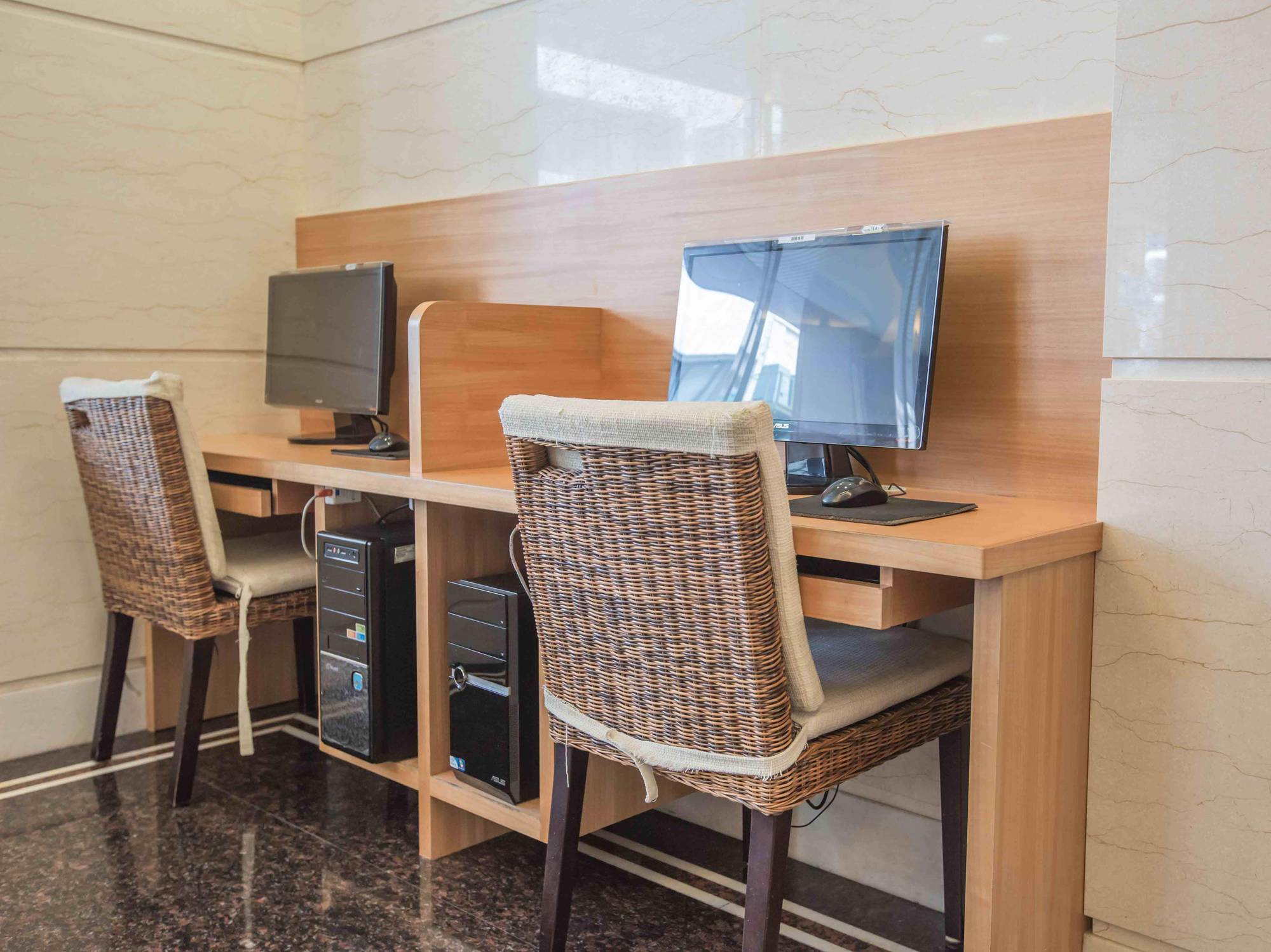 Kks Hotel Хуалиен Сити Екстериор снимка