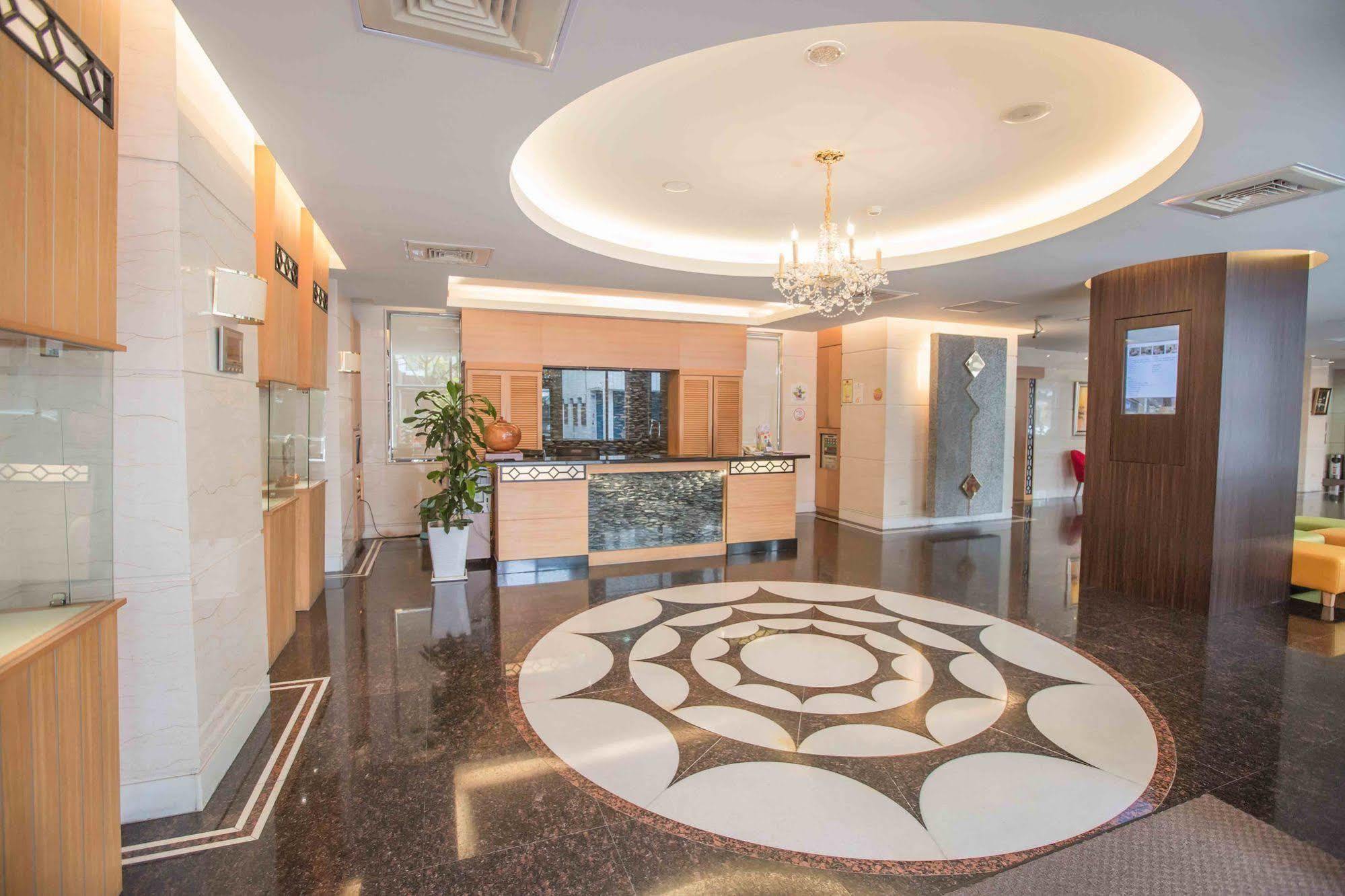 Kks Hotel Хуалиен Сити Екстериор снимка