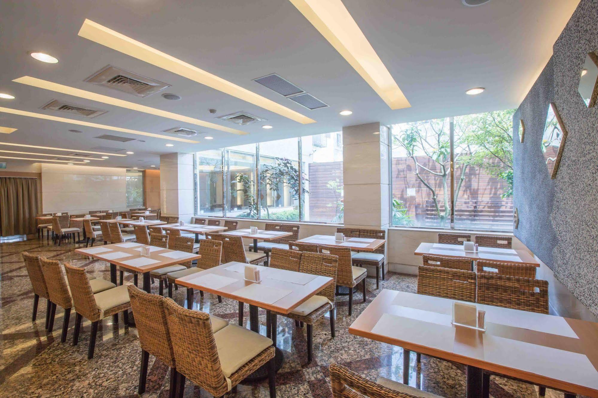 Kks Hotel Хуалиен Сити Екстериор снимка