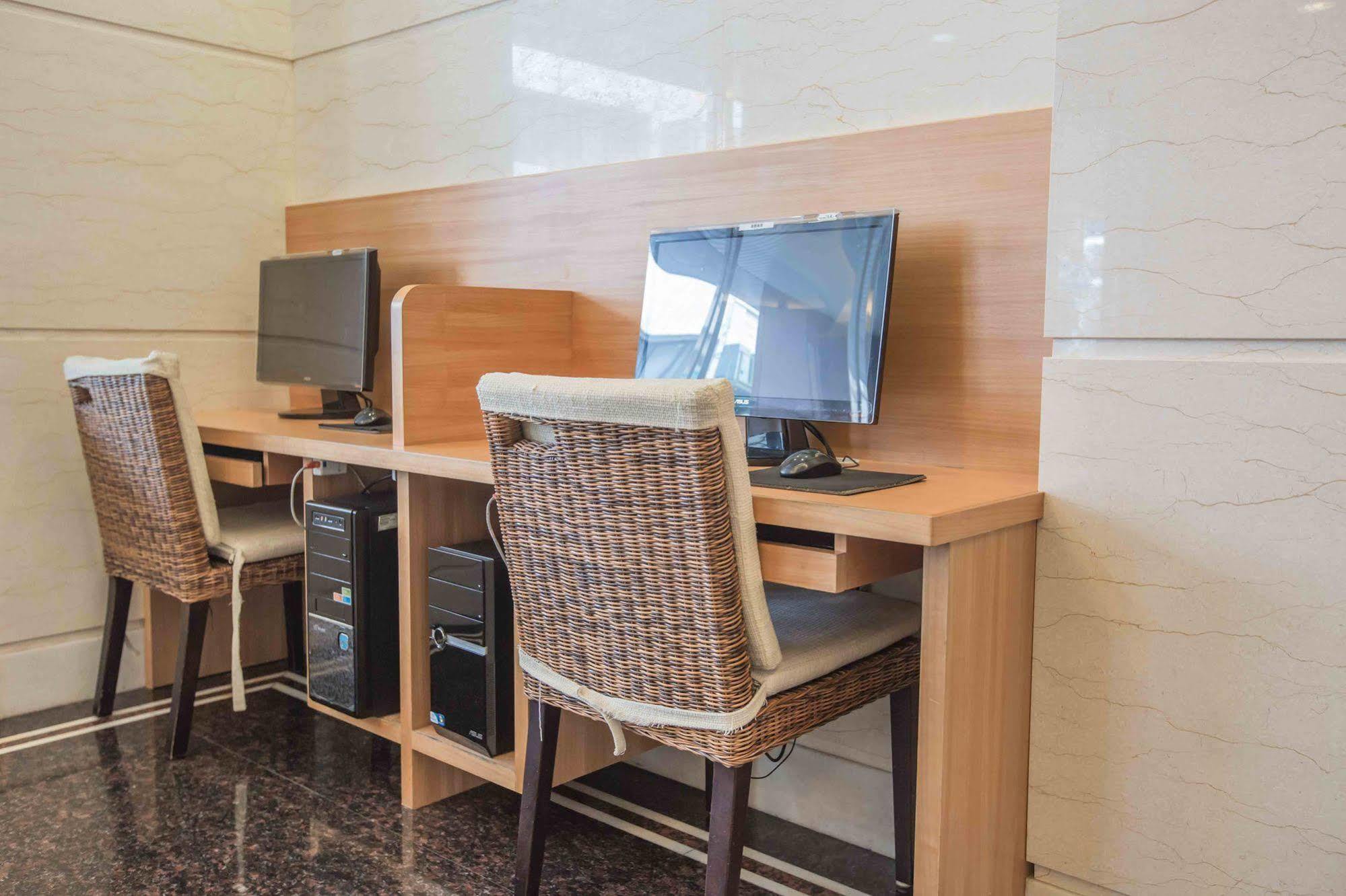 Kks Hotel Хуалиен Сити Екстериор снимка