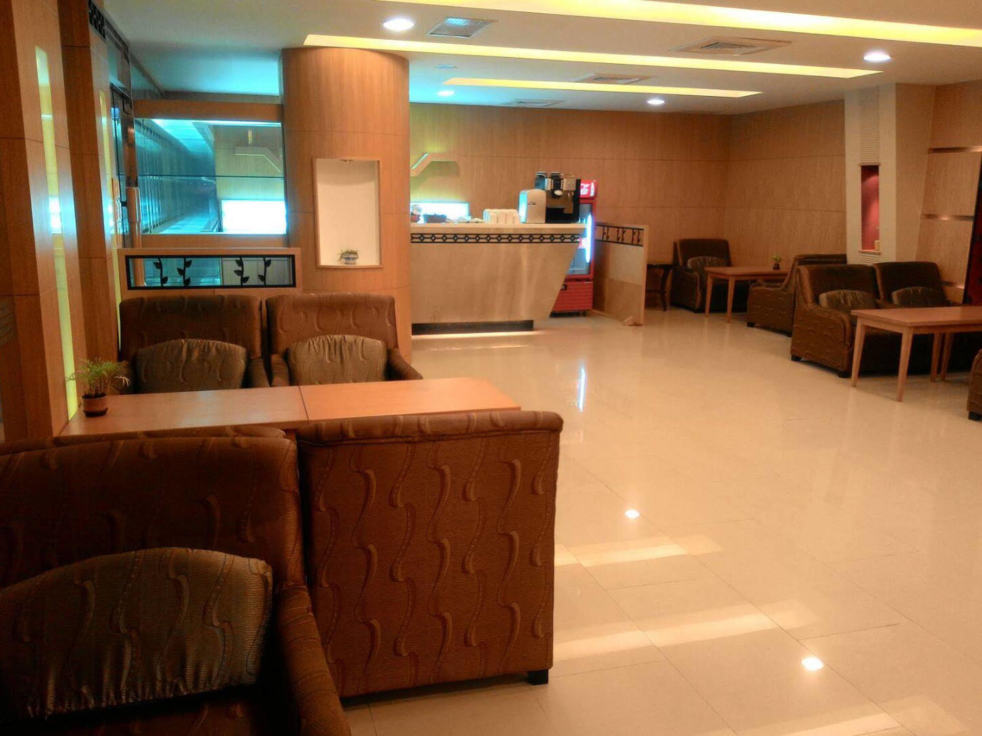Kks Hotel Хуалиен Сити Екстериор снимка